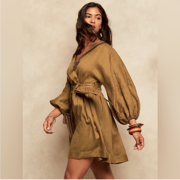 Banana Republic Dresses & Skirts - Banana Republic Linen Balloon Sleeve Button Frony Mini Dress
